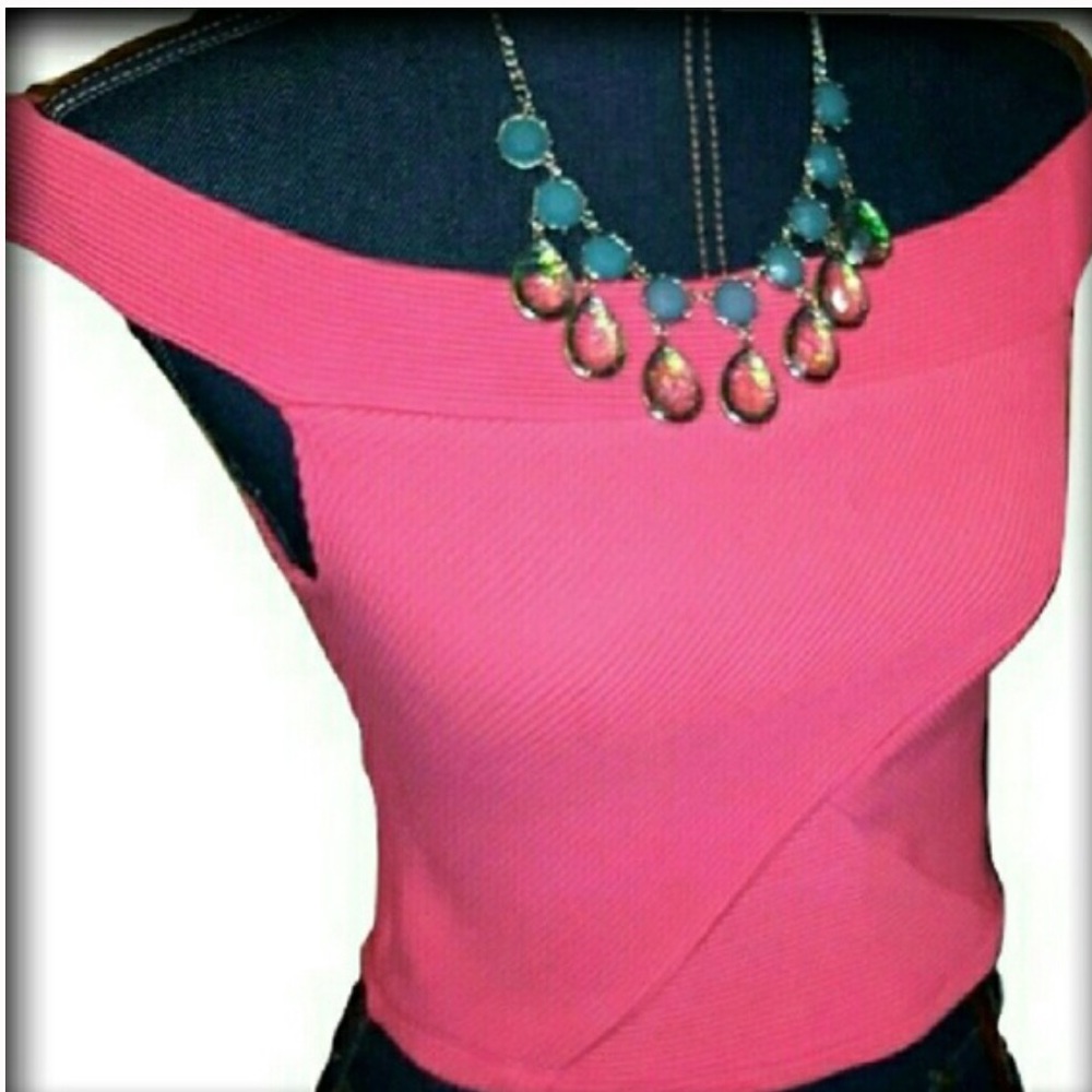 GUESS NEW Medium Pink Off Shoulder Crop Top NWT Ribbed BodyCon Juniors Shirt
